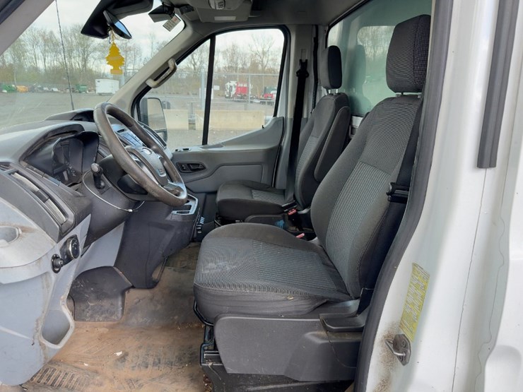 2019-utility-van-image-25