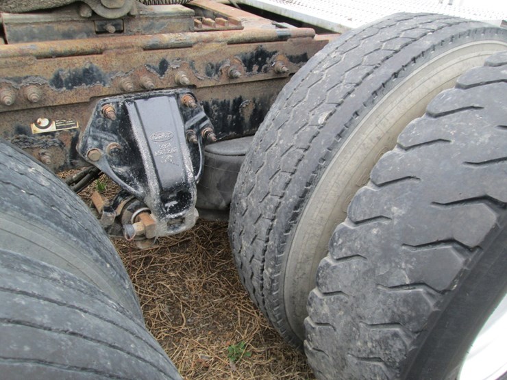 2008-peterbilt-387-image-14