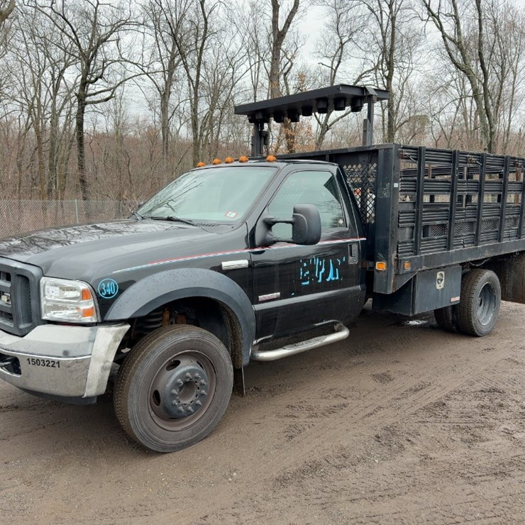 2006 FORD F550 XL