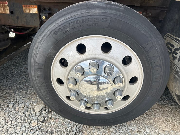 2010-massey-ferguson-8-image-91