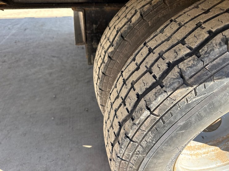 2018-massey-ferguson-8-image-33