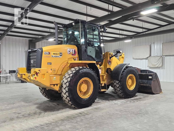 2021-caterpillar-920-image-3