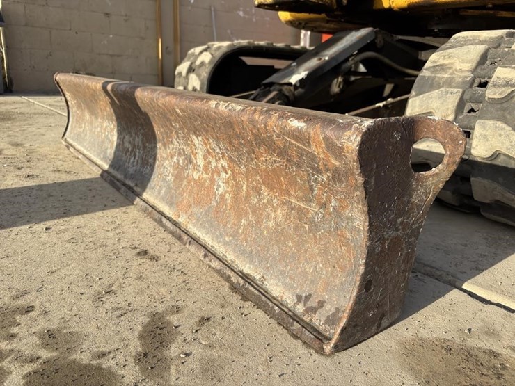 2006-deere-27d-image-9