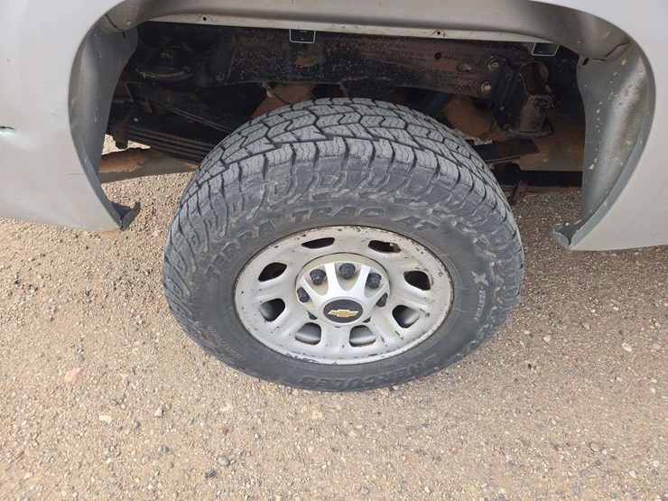 2013-chevrolet-silverado-3500hd-image-11