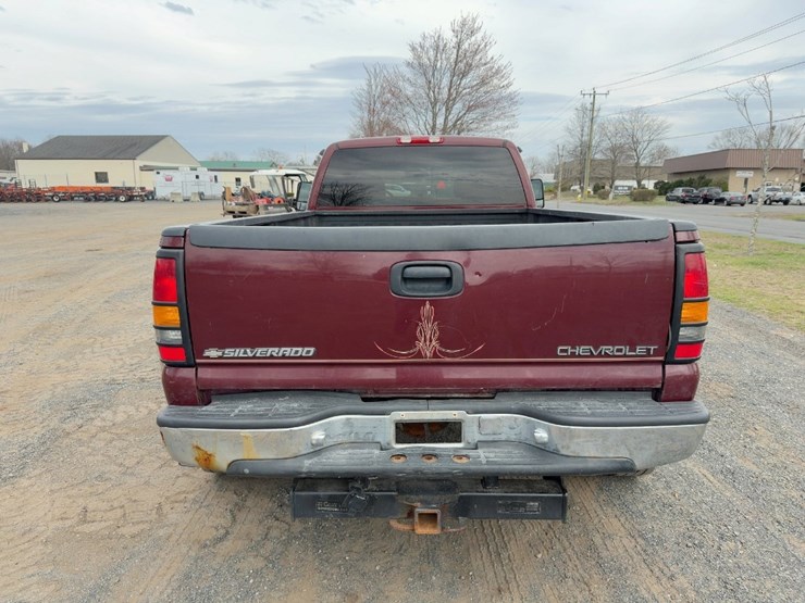 2001-chevrolet-silverado-3500-image-4