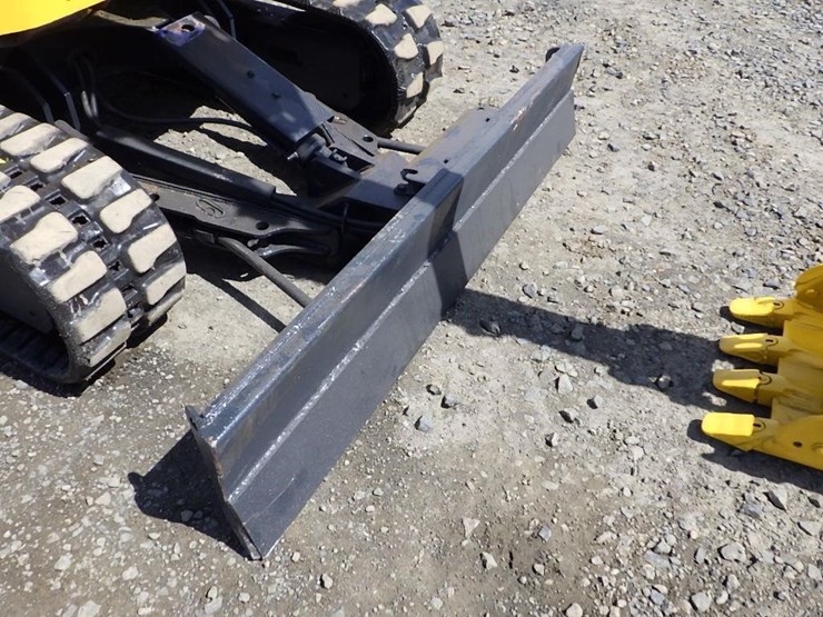 komatsu-pc28uu-2-image-27