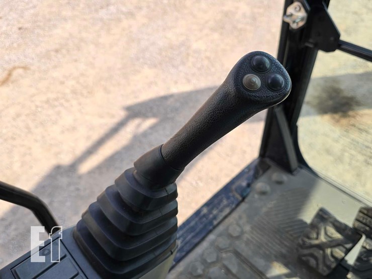 caterpillar-320gc-image-18