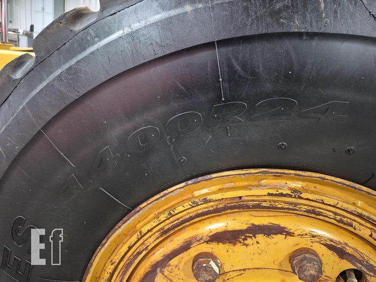 2009-caterpillar-120m-image-31