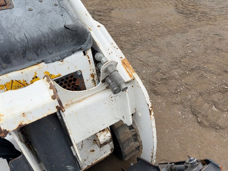 2023-bobcat-mt100-image-10