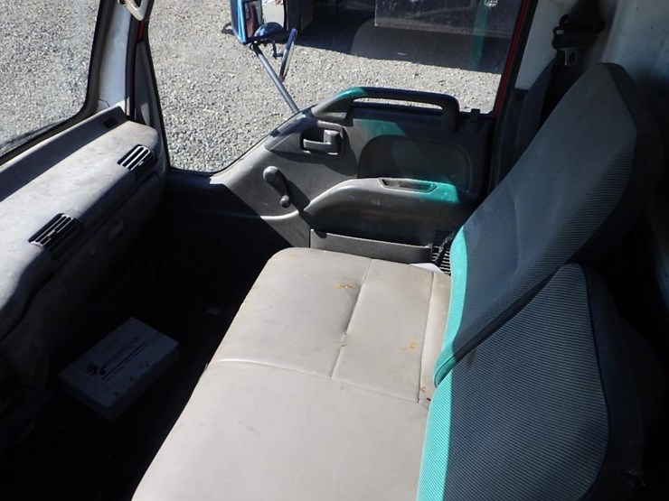 2000-isuzu-nqr-image-37