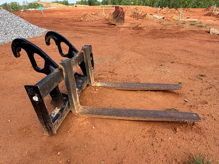 2016-caterpillar-926m-image-30