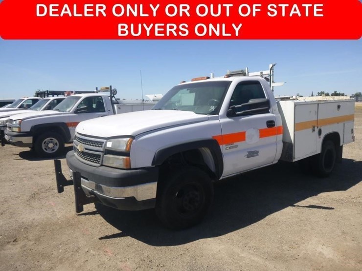 2005-chevrolet-3500-image-1