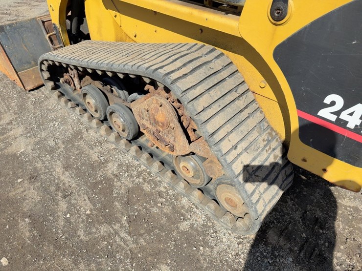 2002-caterpillar-247-image-14