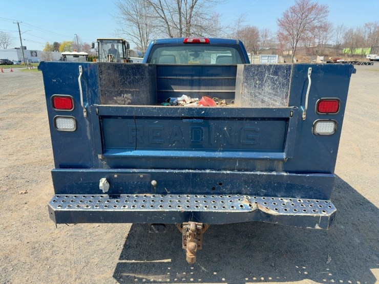 2017-chevrolet-silverado-2500hd-image-4