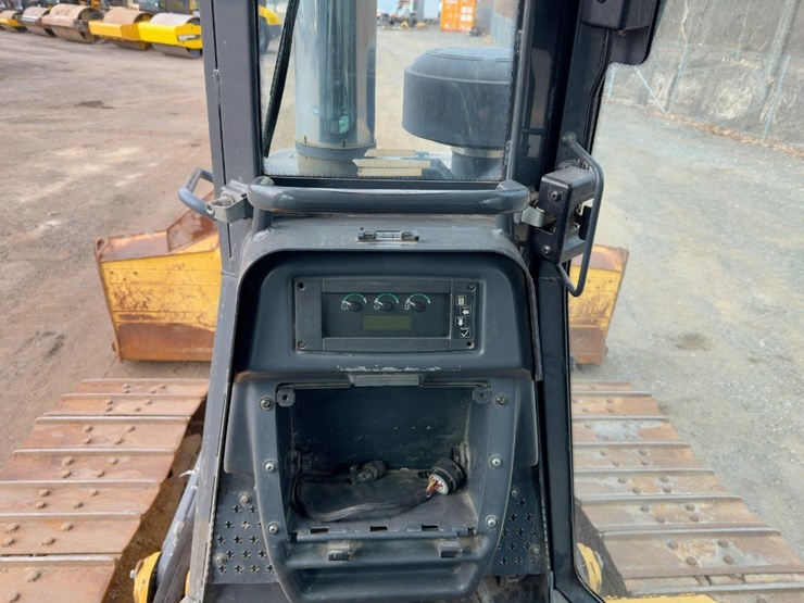 2014-deere-750k-lgp-image-42