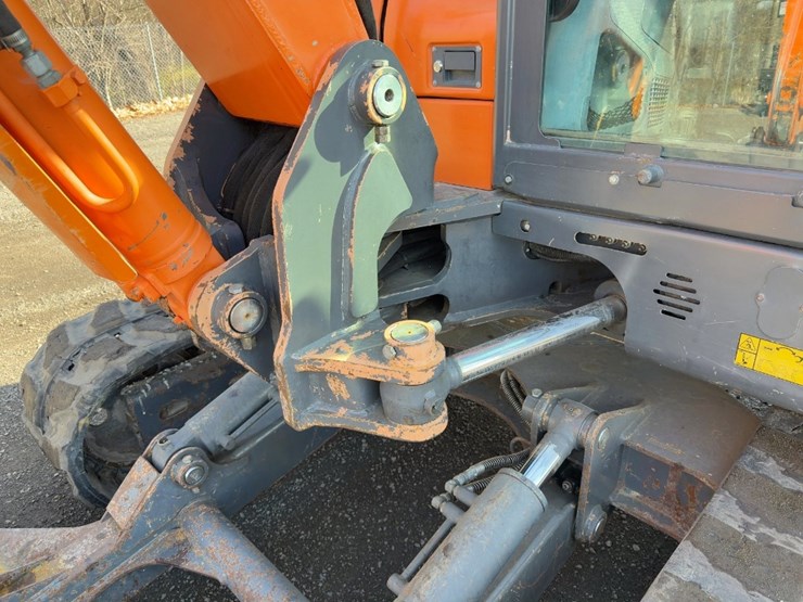 2019-doosan-dx85r-3-image-16