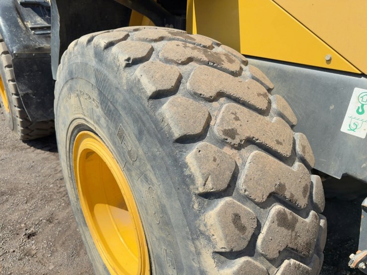 2017-komatsu-wa270-8-image-14