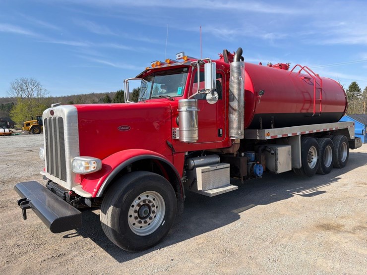 2012-peterbilt-389-image-2