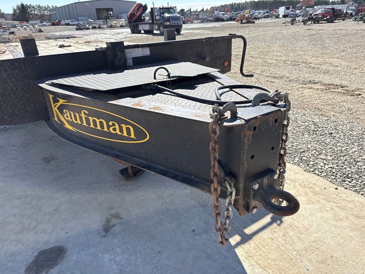 2018-massey-ferguson-8-image-9