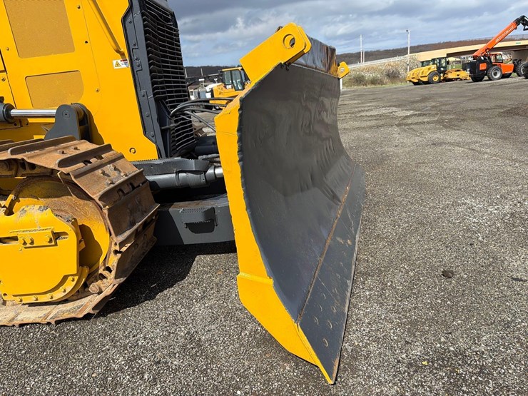 2019-deere-850k-lt-image-15