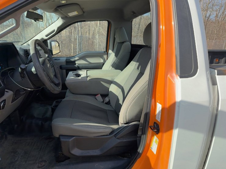 2016-ford-f150-xl-image-16