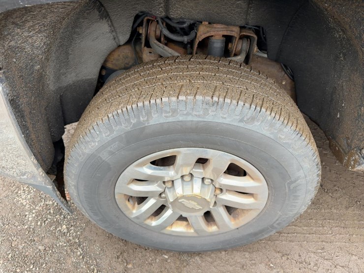 2016-chevrolet-silverado-2500hd-image-11