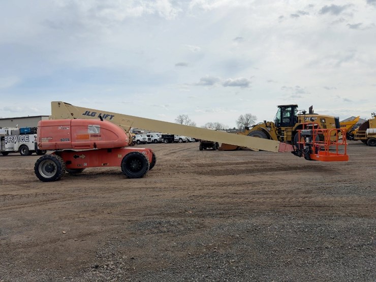 2008-jlg-800s-image-6