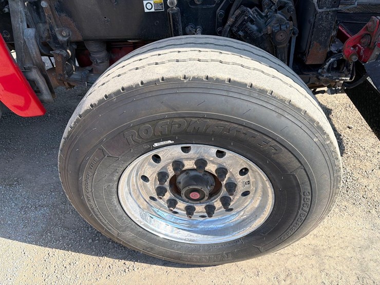 2012-peterbilt-389-image-24