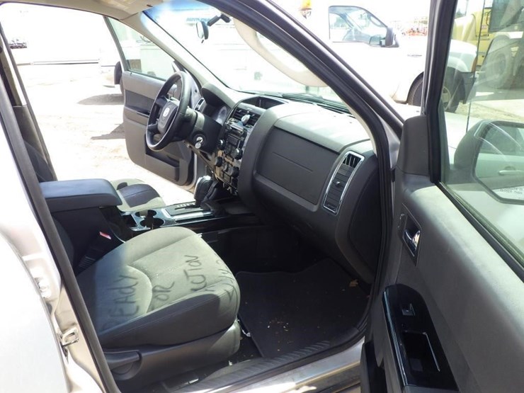 2010-mazda-tribute-image-6