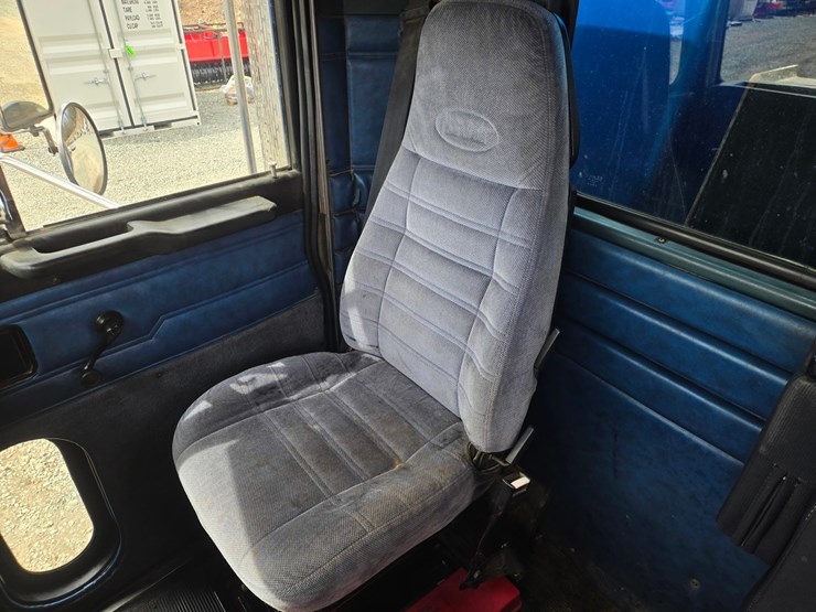 1991-peterbilt-357-image-62