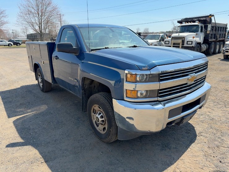 2017-chevrolet-silverado-2500hd-image-7