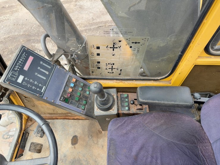 1994-akerman-ew200-image-27