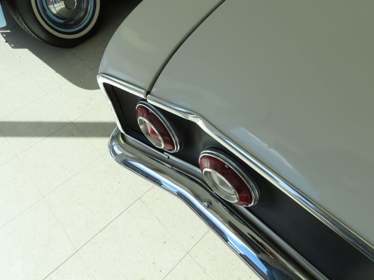 1965-chevrolet-corvair-monza-convertible-image-23