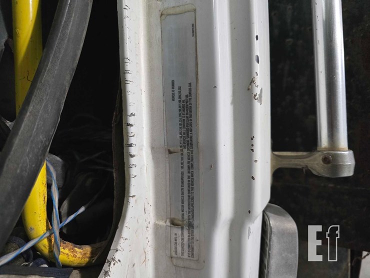 1994-freightliner-fl70-image-22