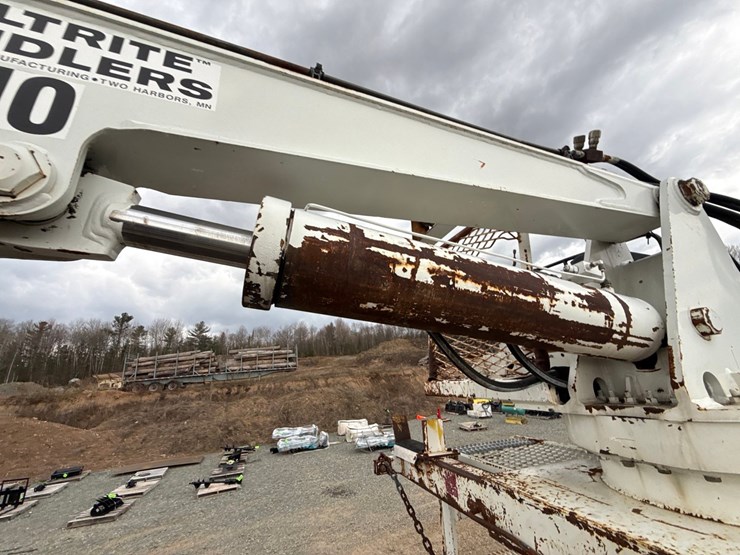 2010-massey-ferguson-8-image-75