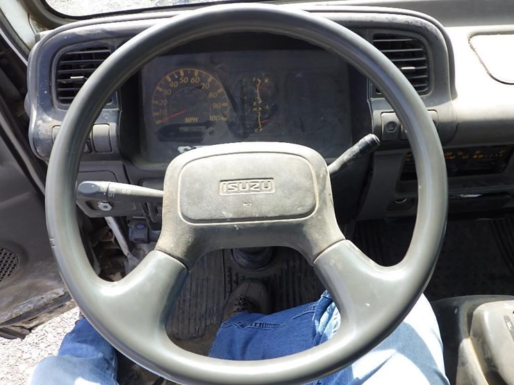 2005-isuzu-nqr-image-25