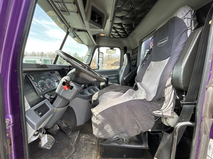 2010-massey-ferguson-8-image-64