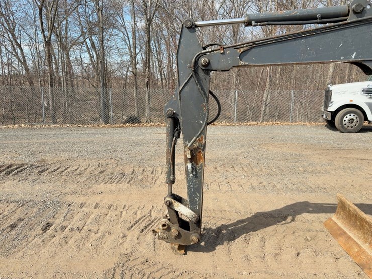 2007-takeuchi-tb135-image-13