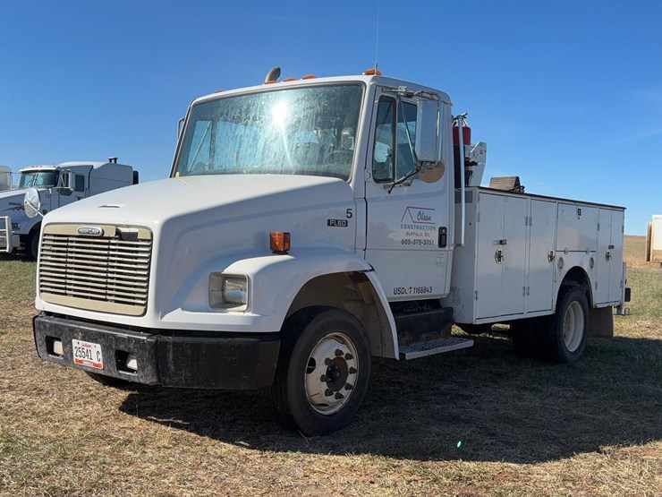 2000-freightliner-fl60-image-1