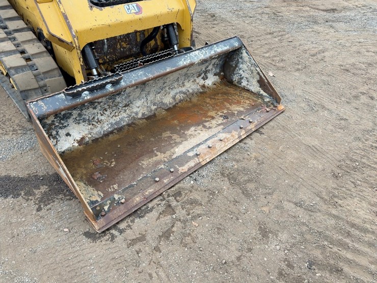 2021-caterpillar-259d3-image-8