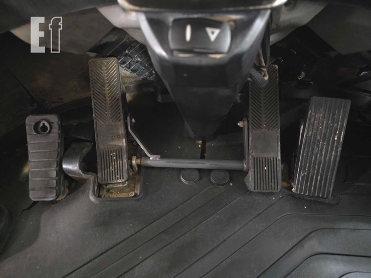 2017-doosan-dl300-5-image-16