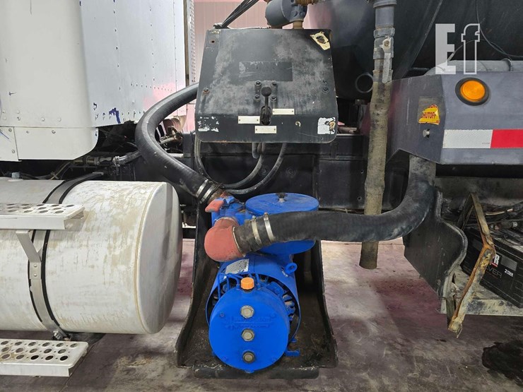 1999-kenworth-t800-image-34