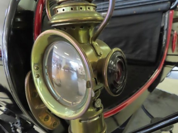 1902-curved-dash-oldsmobile-runabout-image-7