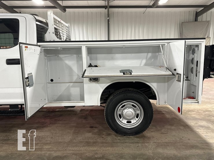 2022-ford-f350-image-9