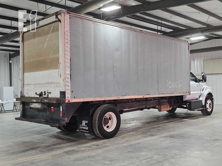 2021-ford-f750-sd-image-3