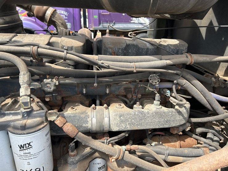 1999-mack-cl713-image-4