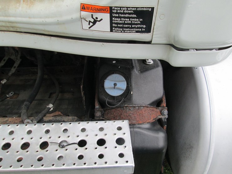 #46165-•-inop-2012-freightliner-t/a-daycab-truck-tractor-1fujgebg8clbv8611-image-38