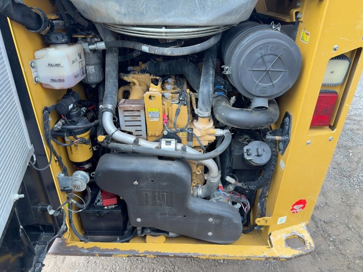 2021-caterpillar-259d3-image-18