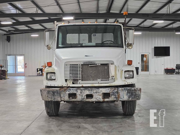 1994-freightliner-fl70-image-7