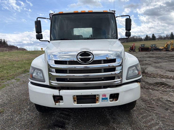 2018-hino-338-image-7